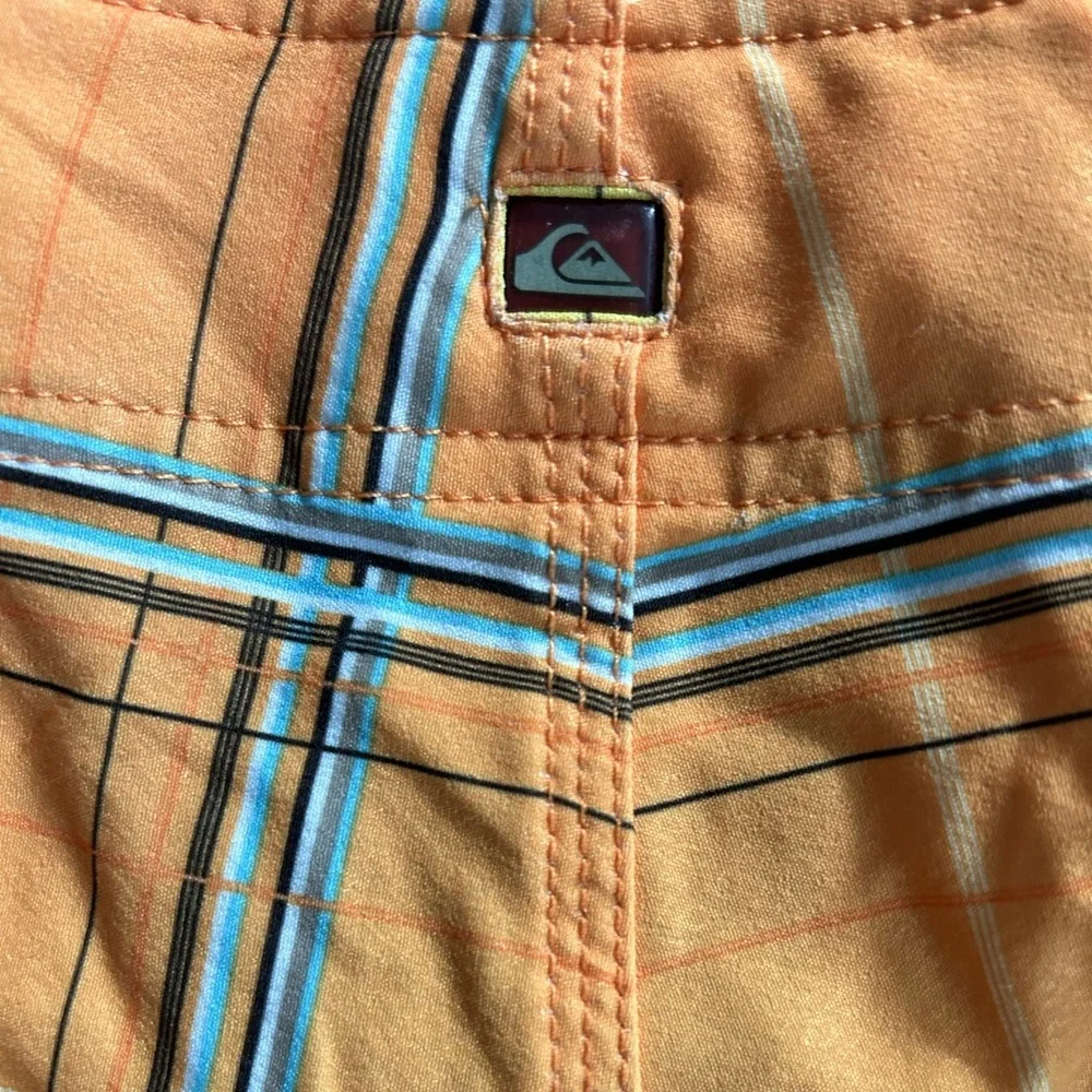 Boys New Quicksilver Board shorts Cypher Stretch size 24 9/10